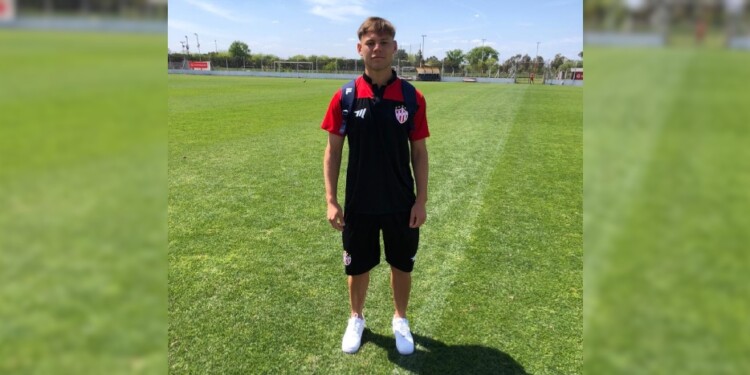 LA LLAVE DEL GOL. Nicolás Golomba se convirtió en otro de los refuerzos que llega a Guaraní para el Regional, en lo que será su segundo ciclo en Villa Sarita./ Foto FB N. Golomba