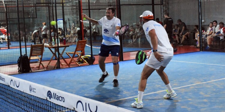 OBJETIVO. La meta para los mayores de 35 años es lograr la clasificación.