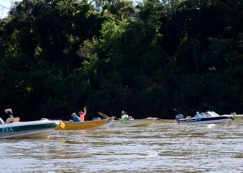 Baja el Uruguay y esperan un centenar de embarcaciones