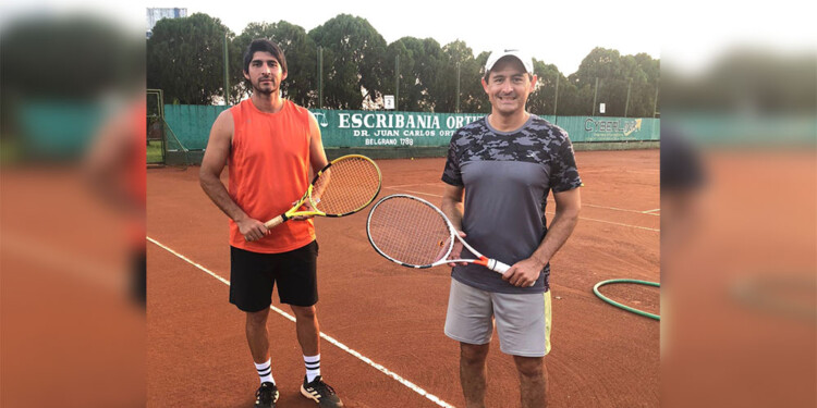 LA FINAL. Dino Enríquez (de gris) ante Facundo Cabrera, la final del 30 A.