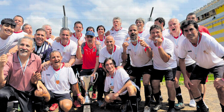 PURA ALEGRÍA. Los posadeños terminaron el torneo sin recibir goles en contra y con José Alfonso como mejor jugador.