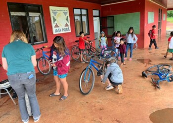 “Voy en Bici” donó 30 bicicletas a comunidad mbyá de Iguazú