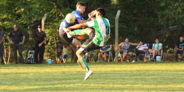 CON TODO. Así jugaron Yacutinga y Acapulco, por la C. Fue victoria albiverde.