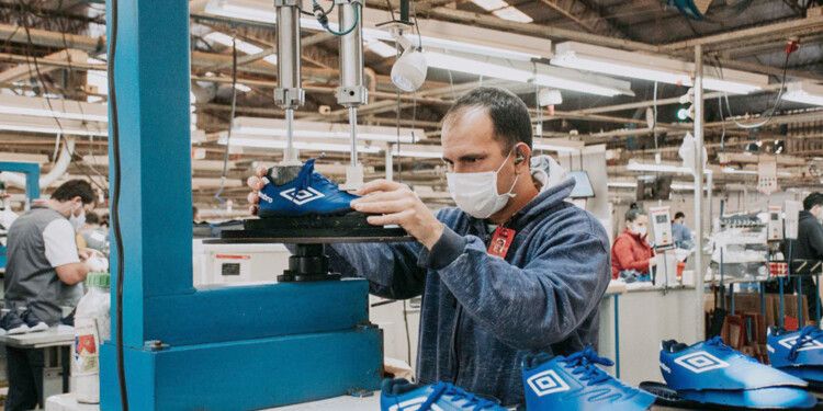 ACUERDOS. La Cámara Nacional que nuclea al sector acordó con el gremio el nuevo ajuste salarial.