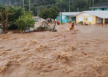Al menos seis muertos por ciclón extratropical en sur de Brasil