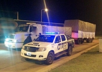Camionero con cargamento de soja fue detenido por desviar al control policial en San José