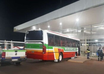 La Policía e inspectores de tránsito secuestraron un colectivo de la empresa Kruse en Puerto Piray