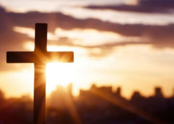 La cruz, el faro que ilumina nuestras oscuridades