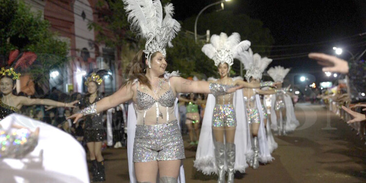 PURA ALEGRÍA. Comenzó la cuenta para que la capital yerbatera se vista de fiesta en una nueva edición de la Estudiantina.