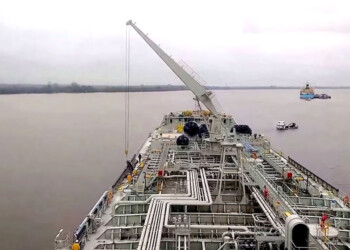 Hidrovía: Argentina liberó una barcaza pero continúa el conflicto