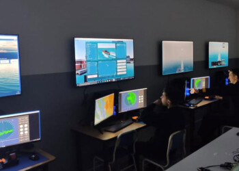 Un simulador de navegación y una biblioteca solidaria anhelos del Storni y la Comercio 6