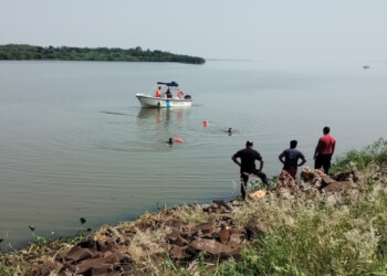 Una mujer cayó con su auto al arroyo Mártires en Posadas