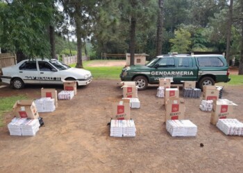 Abandonaron un Renault 19 repleto de cigarrillos de contrabando