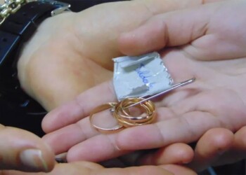 Dos chicas encontraron parte de las alhajas robadas a una joyería de Eldorado y las devolvieron