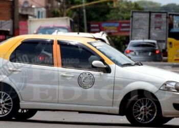 Concejales estudiarán diversas mejoras para el servicio de taxis