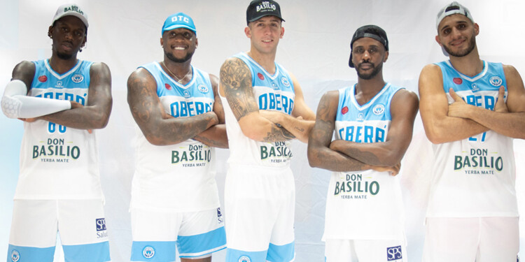 PARA LA FOTO. Parte del plantel del Celeste que, desde este fin de semana, buscará mejorar lo de la temporada anterior. (Prensa OTC)