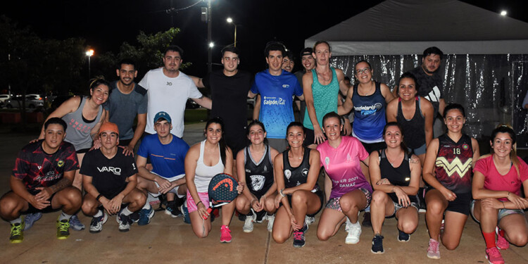 HAY EQUIPO. Parte de la delegación misionera que se prepara para afrontar el Campeonato Argentino de Libres organizado por APA. En la recta final.