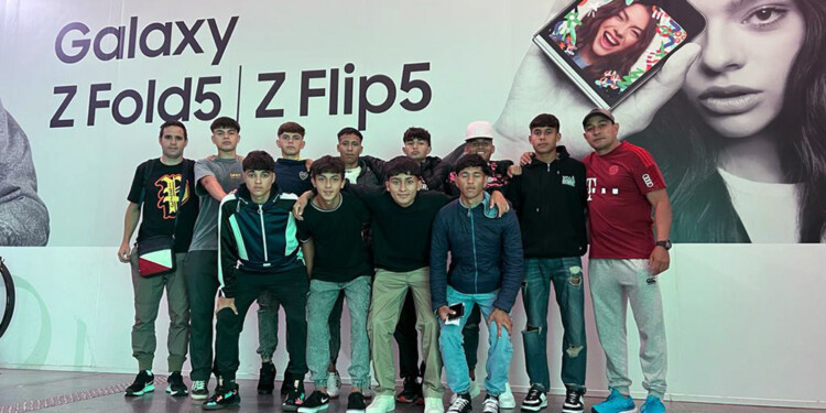 DELEGACIÓN. Los entrenadores Dardo Romero y Gabriel Rosa junto a los jóvenes que cumplirán el sueño de competir en Múnich representando a Misiones. (Gentileza: D. Romero)