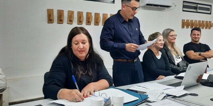 ASAMBLEA EXTRAORDINARIA. Durante el transcurso de la misma, fueron elegidas las nuevas autoridades del ACM.