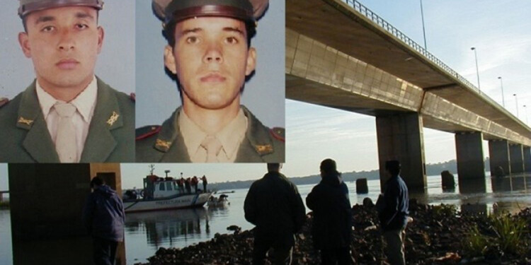 ANTÚNEZ Y ARANDA. Los jóvenes gendarmes murieron debajo de la cabecera del puente San Roque González de Santa Cruz el martes 18 de septiembre de 2001 (Archivo)