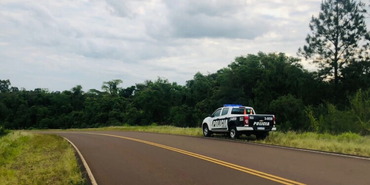LUGAR. Curva a la altura del kilometro 32 de la ruta provincial 3 se registró el asalto ayer, poco después del mediodía.