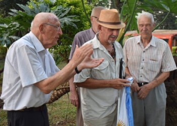 Fundadores o una manera de contar la historia