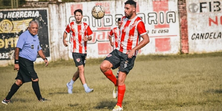 JERARQUÍA. Armando Piñeyro Da Silva llegó a Candé, jugó ante Mandiyú de Garuhapé y marcó el gol de la victoria.