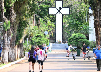 El Cementerio La Piedad registró un intenso movimiento por el Día de la Madre