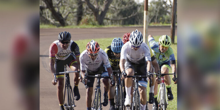 POR LA GLORIA. Los ciclistas irán en busca de la corona en el Misionero.