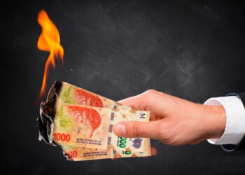 Se extiende el temor en los bancos por la salida de depósitos en pesos