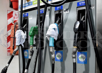 La escasez de combustible generó largas filas en todos los surtidores de la provincia