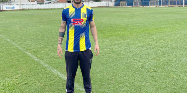 CARA NUEVA. Fernández viene de cuidar los tres palos de El Linqueño.