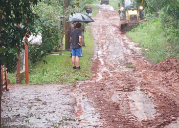 Protección Civil brinda asistencia a vecinos de Eldorado afectados por el temporal