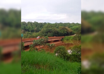 Habilitaron el tránsito en el “puente banana” entre Puerto Piray y Eldorado