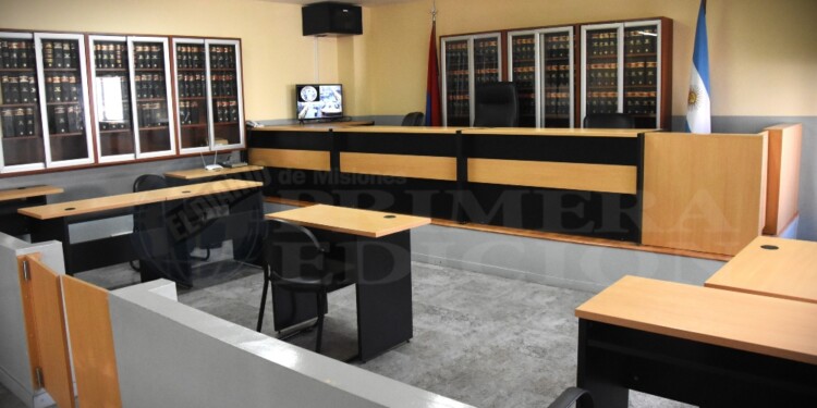 SIN RESPUESTAS. La sala de juicio de los juzgados correccionales y de menores de Posadas esperó a Pietrowski desde marzo de 2021