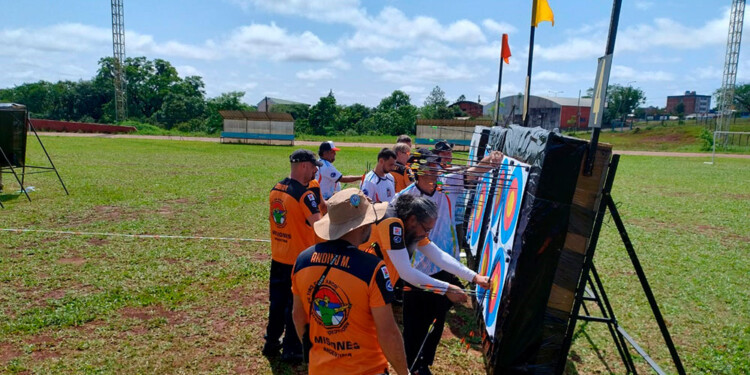RECUENTO. Hora de ver la puntuación de cada arquero, tras la competencia.