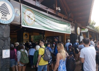 Sin Garganta del Diablo, las Cataratas del Iguazú reciben igualmente a miles de turistas este fin de semana XXL