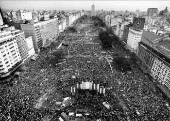 La fecha en que empezó a renacer la democracia en Argentina