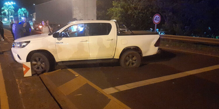 IMPACTOS. Así quedó en su momento la Toyota blanca tras la persecución que incluyó disparos de la policía.