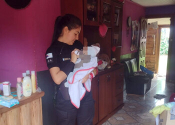 Jardín América: consiguieron donaciones de alimentos y ropa para un bebé recién nacido