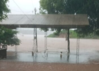 Desalojan clubes de pesca de Eldorado, Montecarlo y Puerto Rico por la creciente