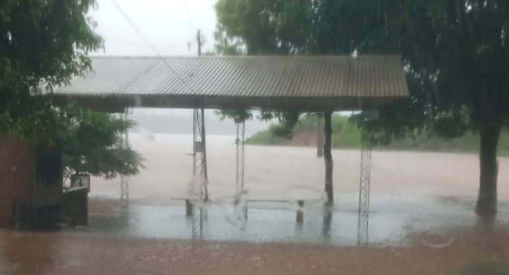 Desalojan clubes de pesca de Eldorado, Montecarlo y Puerto Rico por la creciente