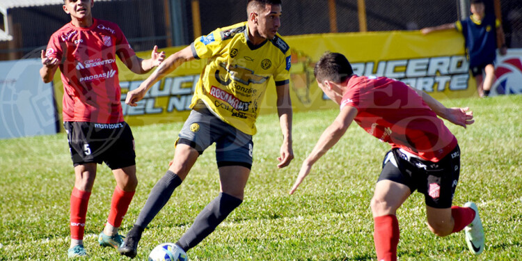 HISTORIAL PAREJO. Ante 9 de Julio, Crucero ganó un partido 2-1, luego cayó por 1-2 e igualaron 2-2 en el restante.