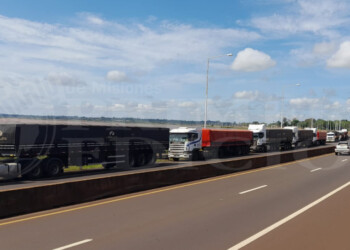 A qué se deben las largas filas de camiones en el Acceso Sur de Posadas