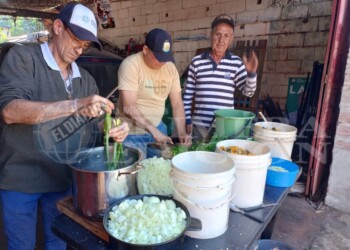 Vecinos de la chacra 74 compartieron un yopará comunitario de 300 litros