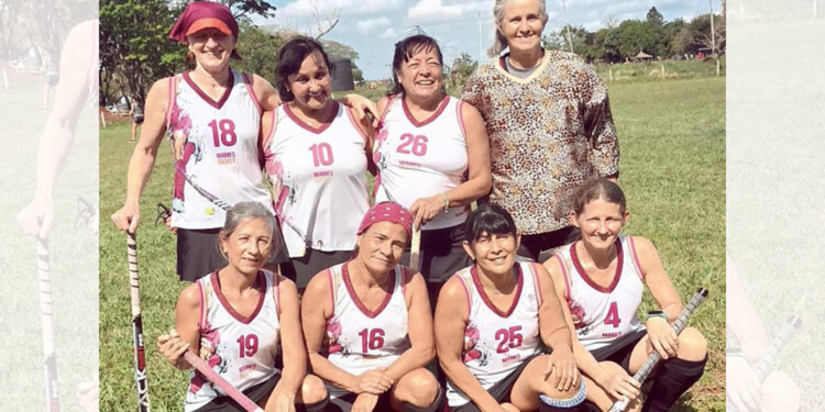 PRESENTES. El equipo Andá Pashá, de Posadas, se prepara para el torneo.
