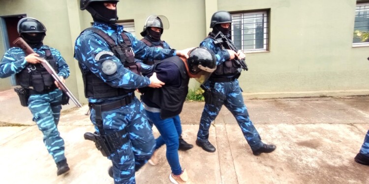 SEPTIEMBRE 2022. Muñoz y dos policías fueron detenidos en Ituzaingó por el robo de 700 mil dólares a un empresario obereño, tres meses después fueron excarcelados.