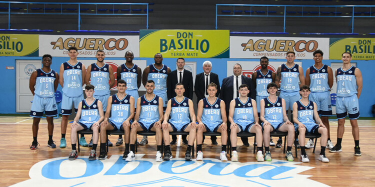 EL PLANTEL CELESTE. El conjunto misionero con todo listo para encarar una nueva temporada en la élite.