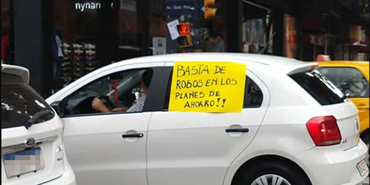 PLANES DE AHORRO. En todo el país hay casi medio millón de ahorristas esperando el fallo de la Justicia por las cuotas.