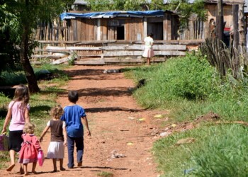 Cuánto debería crecer el PBI en diez años para revertir el aumento del último lustro